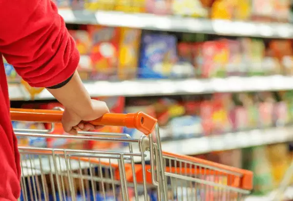 スーパーの会計で…客の持って来た”商品に違和感”。店員「すみません…」⇒防犯カメラを確認した結果「許さん…」