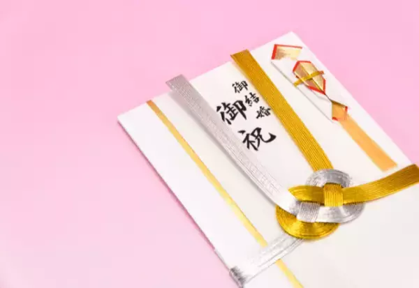 結婚式後…ご祝儀の中身を見ると『40万円の借用書』が！？⇒その【衝撃の裏事情】に驚愕！