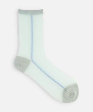 春夏も靴下がオシャレ！今季取り入れたい【シアーソックス】をチェック♡