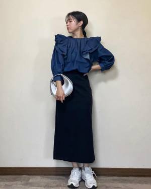 見つけたら即買いしたい！【ユニクロ】何に合わせてもサマになる♡「ナロースカート」