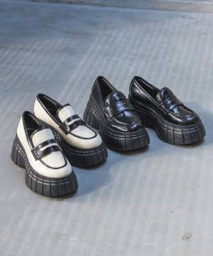 いま買い足したい！ 一足持っておくと助かる♡【ローファー】