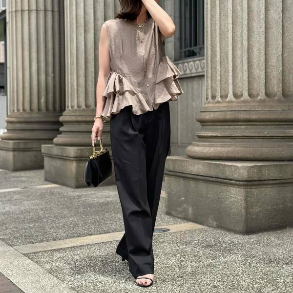 《インスタフォロワー24.3万人！？》【人気インフルエンサー】の「最旬大人コーデ」って？