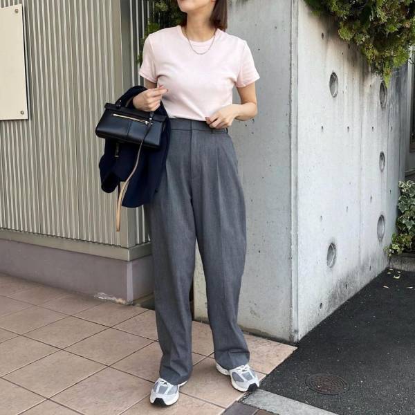 まだ買ってない人、急いでーッ！【ユニクロ】イロチ買いしたい「シンプルTシャツ」って？