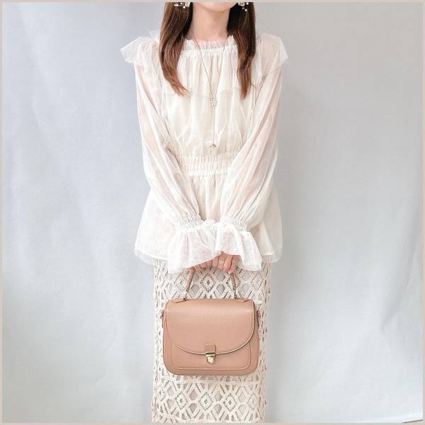 《2,000円以下で買えるのッ！？》【しまむら】上品に着こなせる♡「白トップス」