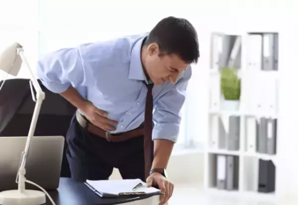 職場で…夫「うぅっ…腹が…」突然倒れ込み”緊急搬送”…！？⇒医者「おそらく…」医者が放った【予想外のコト】に…夫は顔面蒼白！