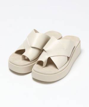 ＜アンダー4,000円買える！＞ 完売前に欲しい♡【トングサンダル】をチェック！