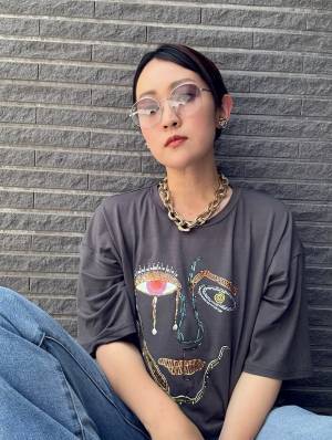 みんなの視線を独り占め♡【SHEIN】の「顔プリントTシャツ」