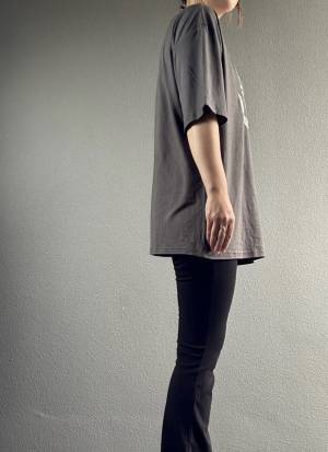 みんなの視線を独り占め♡【SHEIN】の「顔プリントTシャツ」