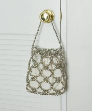 夏こそ持ちたい！ デート服や浴衣にも◎【おすすめビーズバッグ】