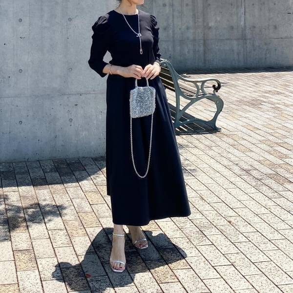 やっぱ『黒』が一番使える♡【ユニクロ】上品からカジュアルまで◎「黒スカート」