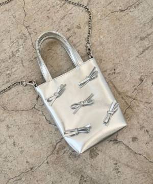 今季は、この組み合わせがアツい！【リボン × シルバー】が可愛い♡「最旬バッグ」