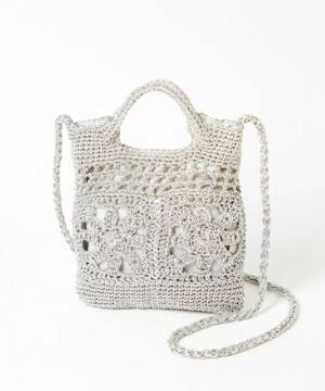 《一点投入で周りと差がつく♡》持つだけでオシャ見え！【メタリックバッグ】