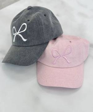 どこから見ても可愛い♡ 大人も取り入れやすい【リボンキャップ】って？