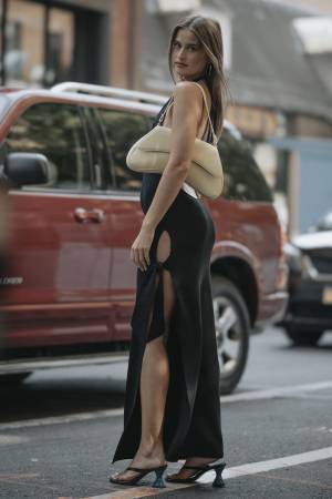 クロエ・ルカローのスナップ特集【今、気になるファッションアイコン Vol.33】