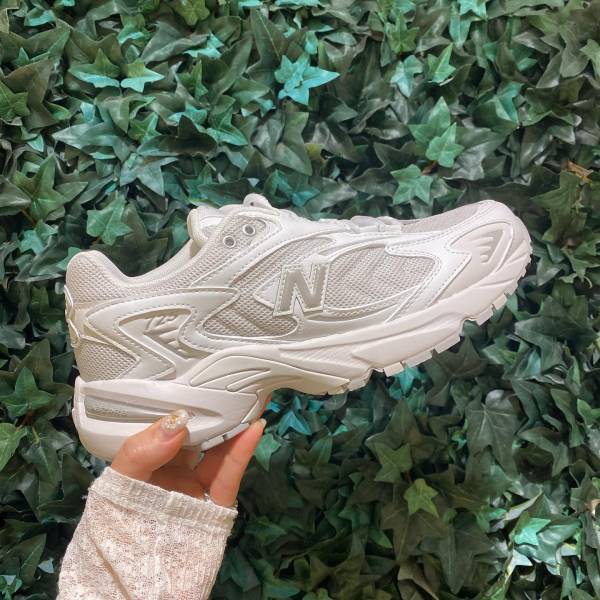 ＜人気ブランドで厳選！＞ 大人カジュアルが叶う♡【白スニーカー】