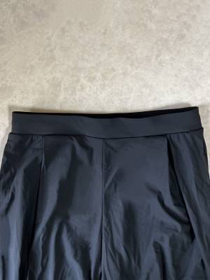 ライターがガチで2色買い！【ユニクロ】週5で穿きたい「名品パンツ」発見