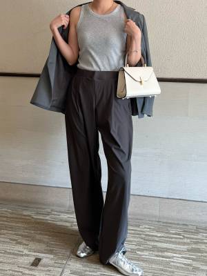 ライターがガチで2色買い！【ユニクロ】週5で穿きたい「名品パンツ」発見