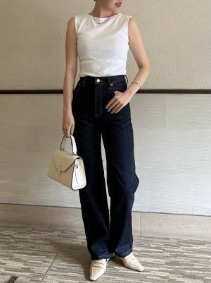 これ、買わなきゃ損です。【ユニクロ】夏の制服「ノースリーブT」