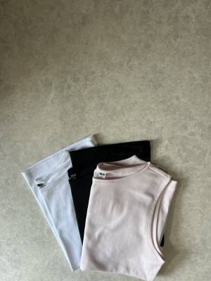 これ、買わなきゃ損です。【ユニクロ】夏の制服「ノースリーブT」