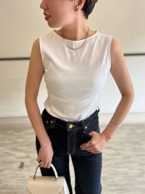 これ、買わなきゃ損です。【ユニクロ】夏の制服「ノースリーブT」