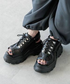 この夏手に入れたい！ 楽ちん & 可愛い♡【スニーカーサンダル】