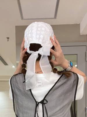 こりゃ可愛い♡ 上品コーデに決まる【花柄アイテム】が優勝！