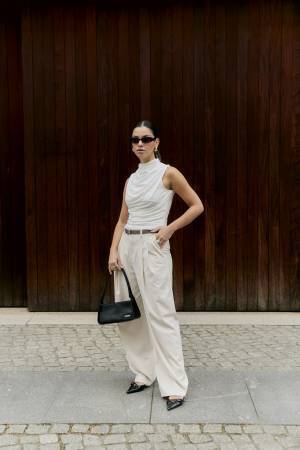 コンテンツクリエイター・ベラさんのシックでフェミニンなスタイル