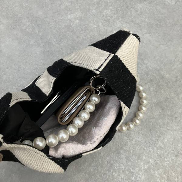 SNSでバズってる！？【ZOZO】パールチェーンが可愛い♡「ミニバッグ」