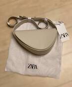 旬なフォルムに惹かれる♡【ZARA】淡色「ショルダーバッグ」