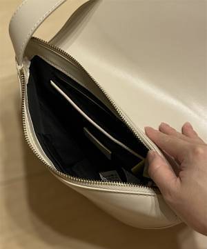 旬なフォルムに惹かれる♡【ZARA】淡色「ショルダーバッグ」