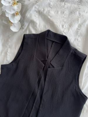 コーデのアクセントに！【SHEIN】薄手ベストが夏にぴったり！