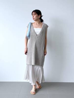 暑い日でも爽やか！【グレーアイテム】で「大人涼しげコーデ」に♡