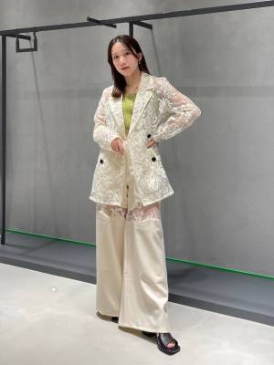 “アイボリー”で大人可愛く♡ デートや女子会にぴったり！【最旬ワントーンコーデ】