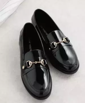 こりゃ、即ゲットしたい！【グローバルワーク】雨の日でも履ける◎「きれいめシューズ」