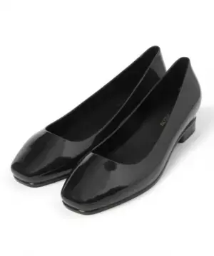 こりゃ、即ゲットしたい！【グローバルワーク】雨の日でも履ける◎「きれいめシューズ」