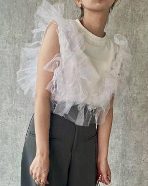 今季最強アイテム！ 夏デートで着たい♡【フリルトップス】