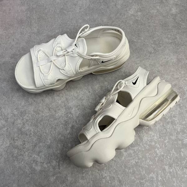 2足目ゲット！！【NIKE】履きやすくて疲れにくい「エアマックスココ」