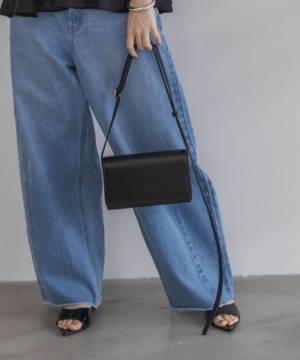 『汎用性高めバッグ』発見っ♡ 今季推したい【スクエア型ショルダー】って？