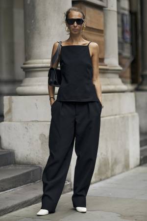 「キャミソール」なら涼やかでフェミニン♡ お洒落賢者のコーデ術【ストリートスナップ】