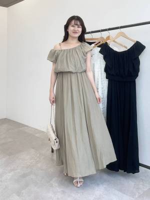 カジュアルなのに洗練！【白 × カーキ】で作る「夏の大人コーデ」