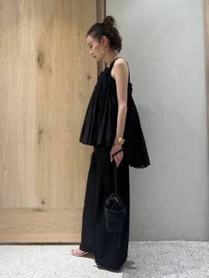 華やか＆高見え！【ゴールドアクセ】が主役の「大人の夏コーデ」