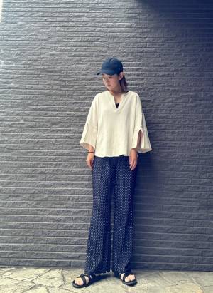 大人女子にピッタリ♡【しまむら】ネイビーの柄ボトムスコーデ