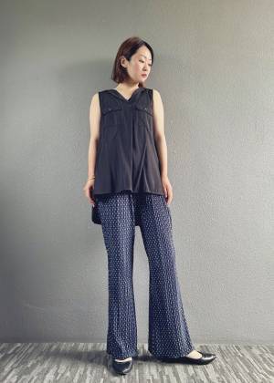 大人女子にピッタリ♡【しまむら】ネイビーの柄ボトムスコーデ