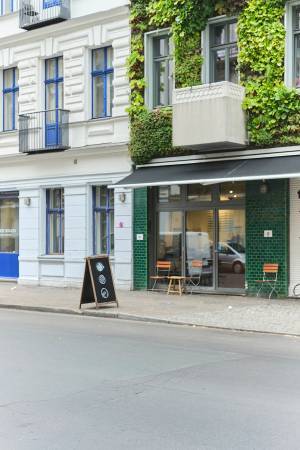 カフェとともにベルリンを知る−価値観を変えるドーナツ　Atelier Dough編