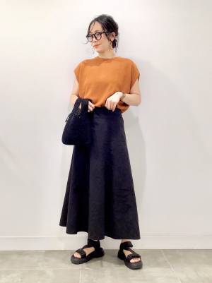 気になる『二の腕』を自然にカバー♡ 【GU】着回し力バツグン！「高見えトップス」