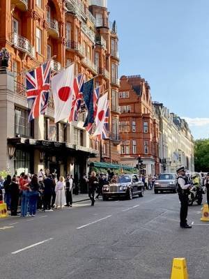 【ストリートスナップ】レトロでモダン！ ひとクセベーシック「マルチボーダー」に注目