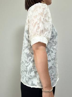 レトロ感がたまらん！【SHEIN】女子力がUPする「パフスリーブブラウス」