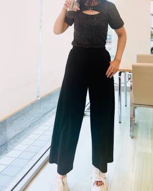 胸元おしゃれ♡【しまむら】1枚で映える！「ラメトップス」