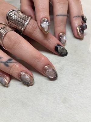 「スキ」を実現するための海外生活　Vol.4　パリ在住ネイリスト・友田沙代子さん