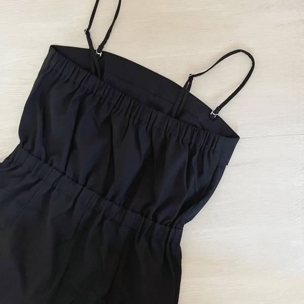 2千円以下とは思えない！【GU】大人っぽく着られる「ショートジャンプスーツセット」